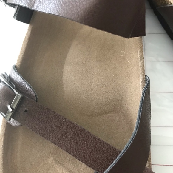 CRISSCROSS TRIPLE STRAP SANDALS w/ SOFT CORK SOLES - Picture 4 of 6